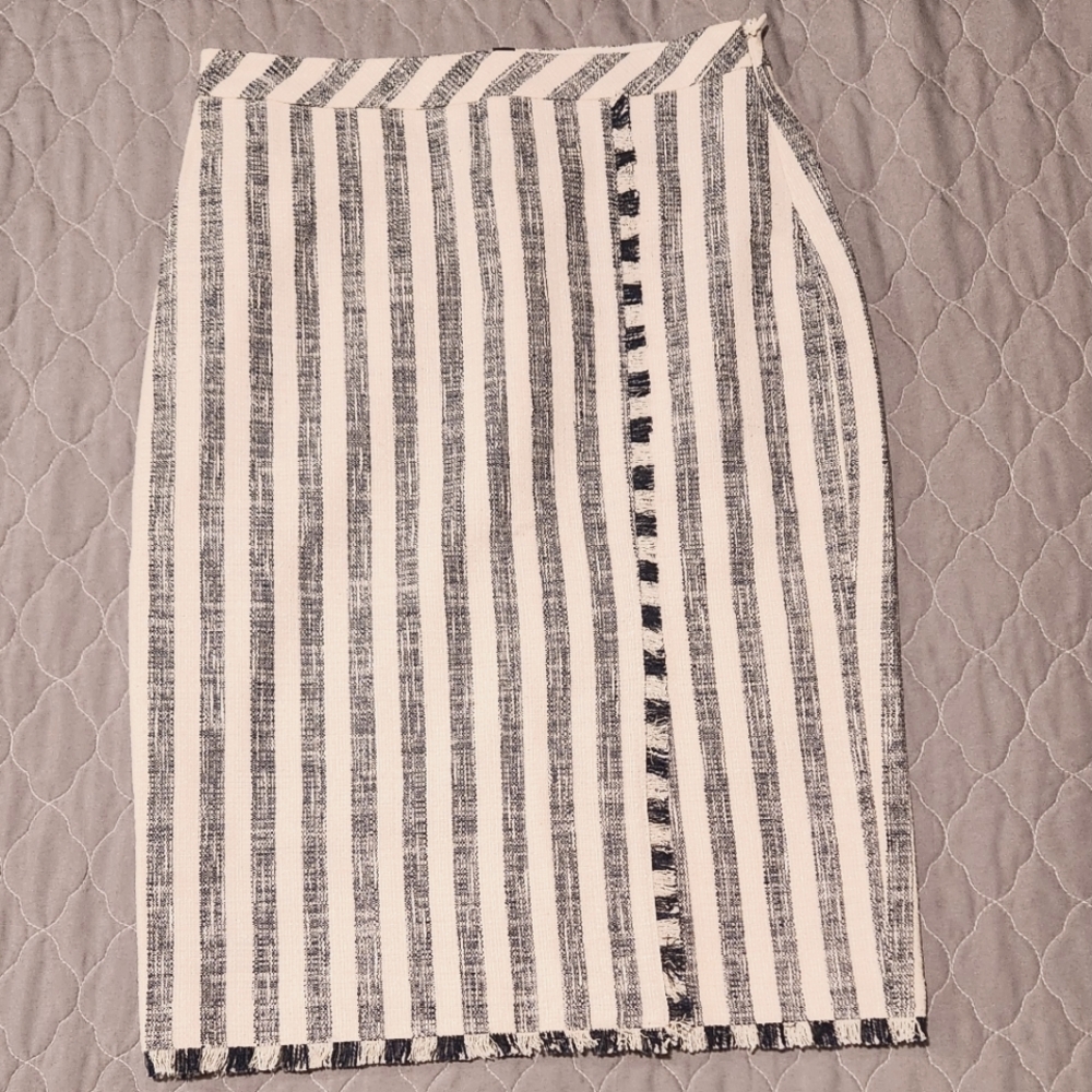 Banana Republic Stripe Tweed Pencil Skirt - size 2